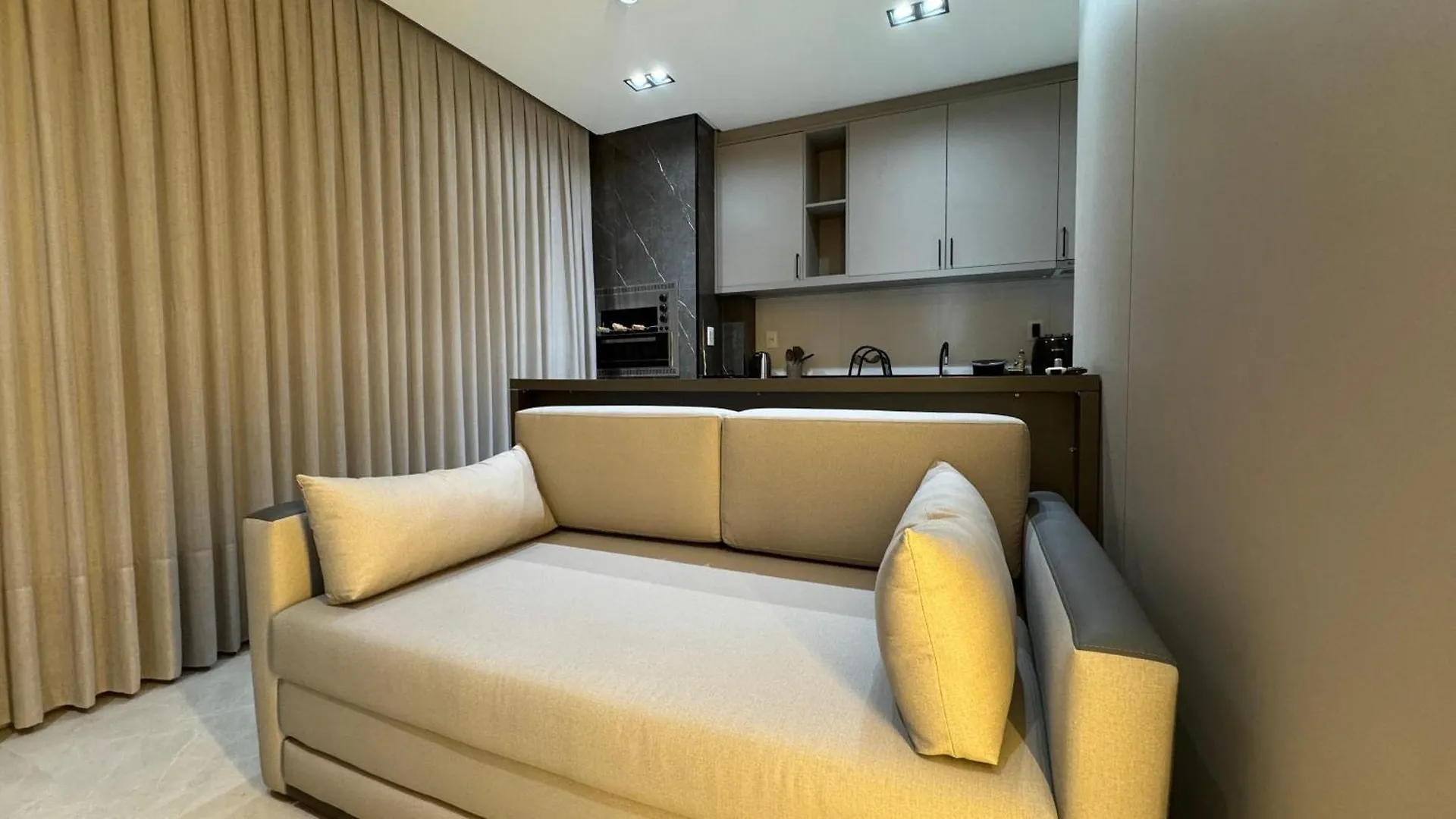 Apartamentos Elegance Bombinhas