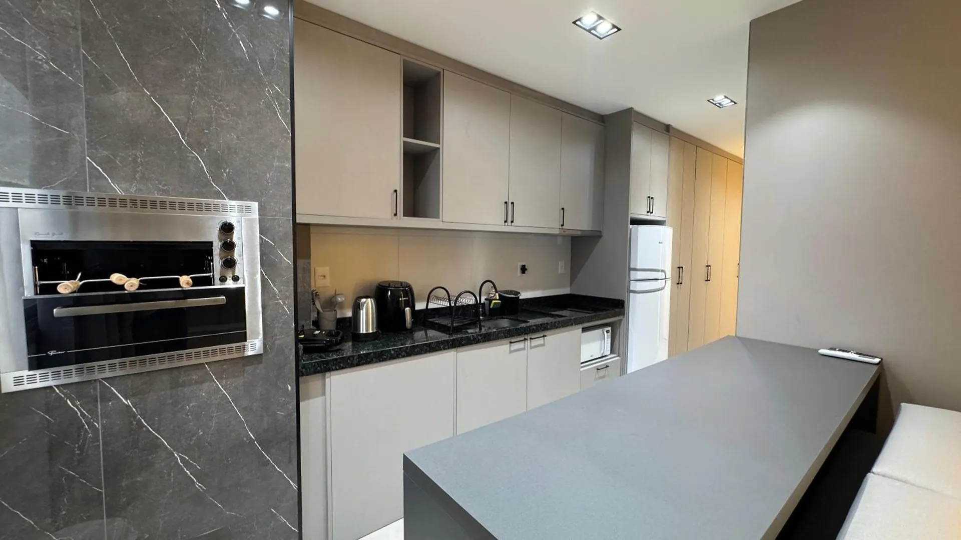 Apartamentos Elegance Bombinhas